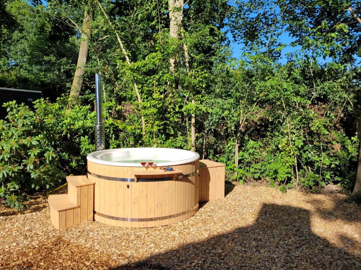 Retro Chic Wellness Met Hottub & Sauna Ewijk エクステリア 写真