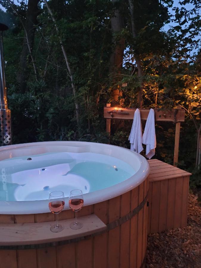 Retro Chic Wellness Met Hottub & Sauna Ewijk エクステリア 写真